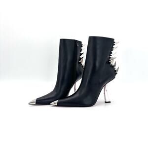 Christian Louboutin Kate Max Booty Spikes Claw Black Pointed Toe Boots 38.5